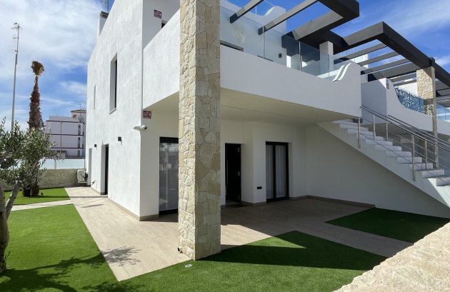 Geschakelde woning - Nieuwbouw  -
            Torrevieja - NB-92638