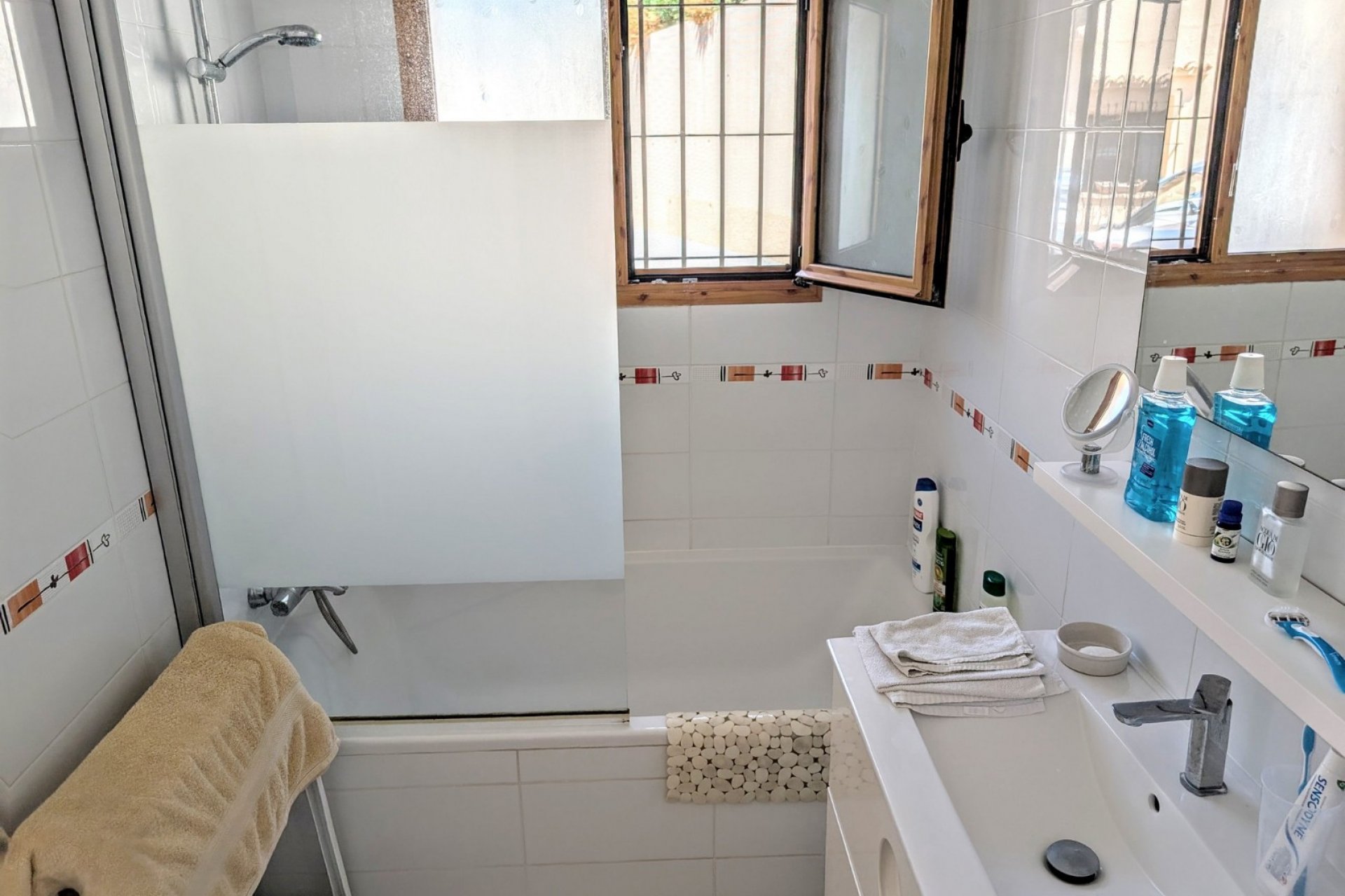 Herverkoop - Geschakelde woning -
Moraira - Benimeit
