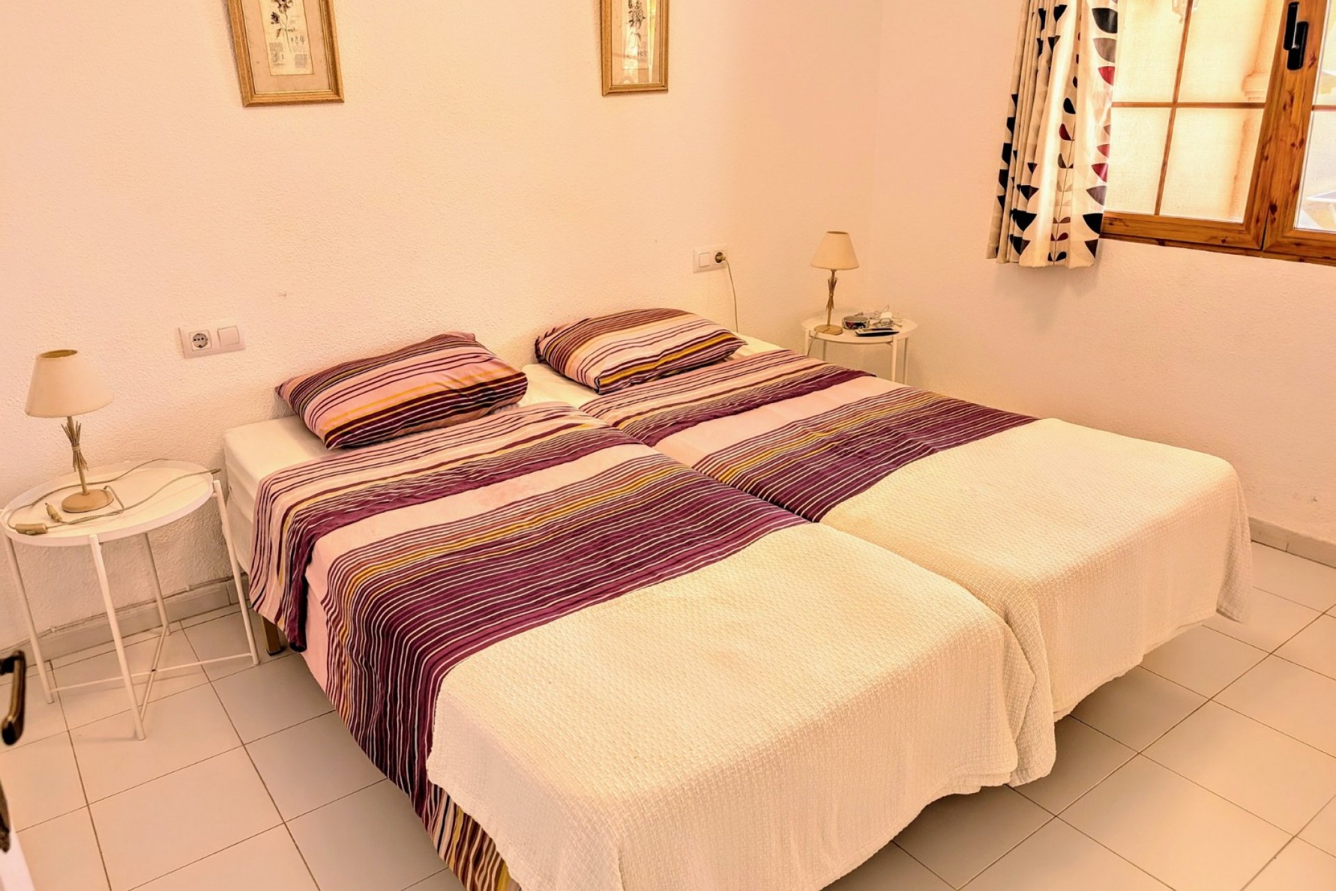 Herverkoop - Geschakelde woning -
Moraira - Benimeit