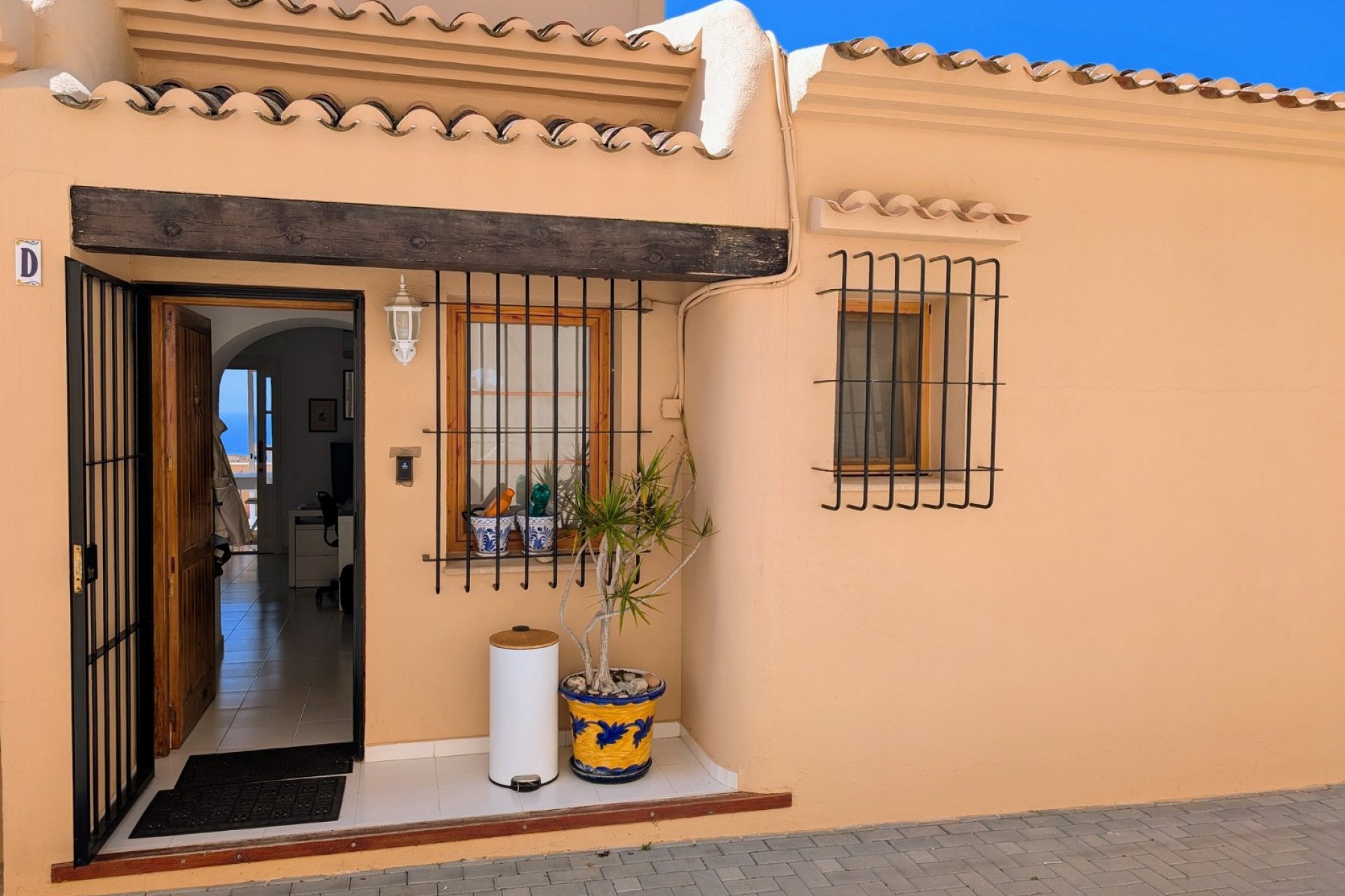Herverkoop - Geschakelde woning -
Moraira - Benimeit