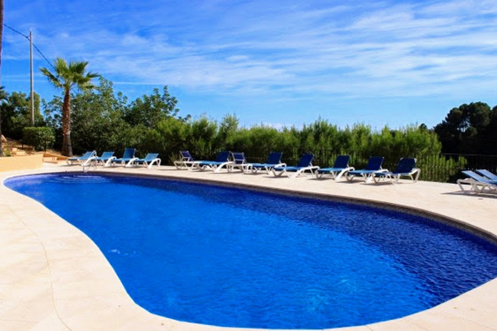 Herverkoop - Geschakelde woning -
Moraira - Benimeit