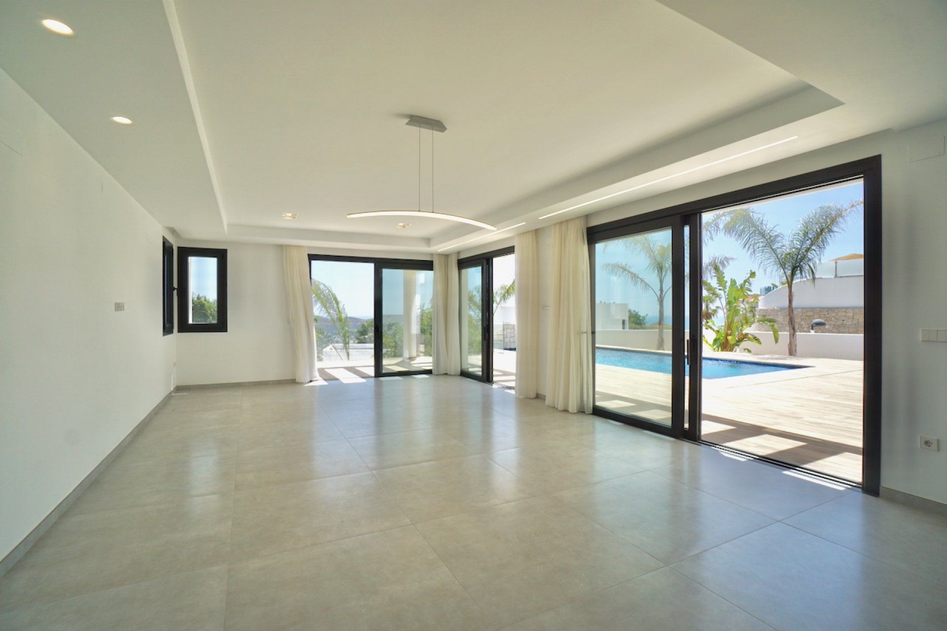Herverkoop - Villa -
Moraira - Benimeit