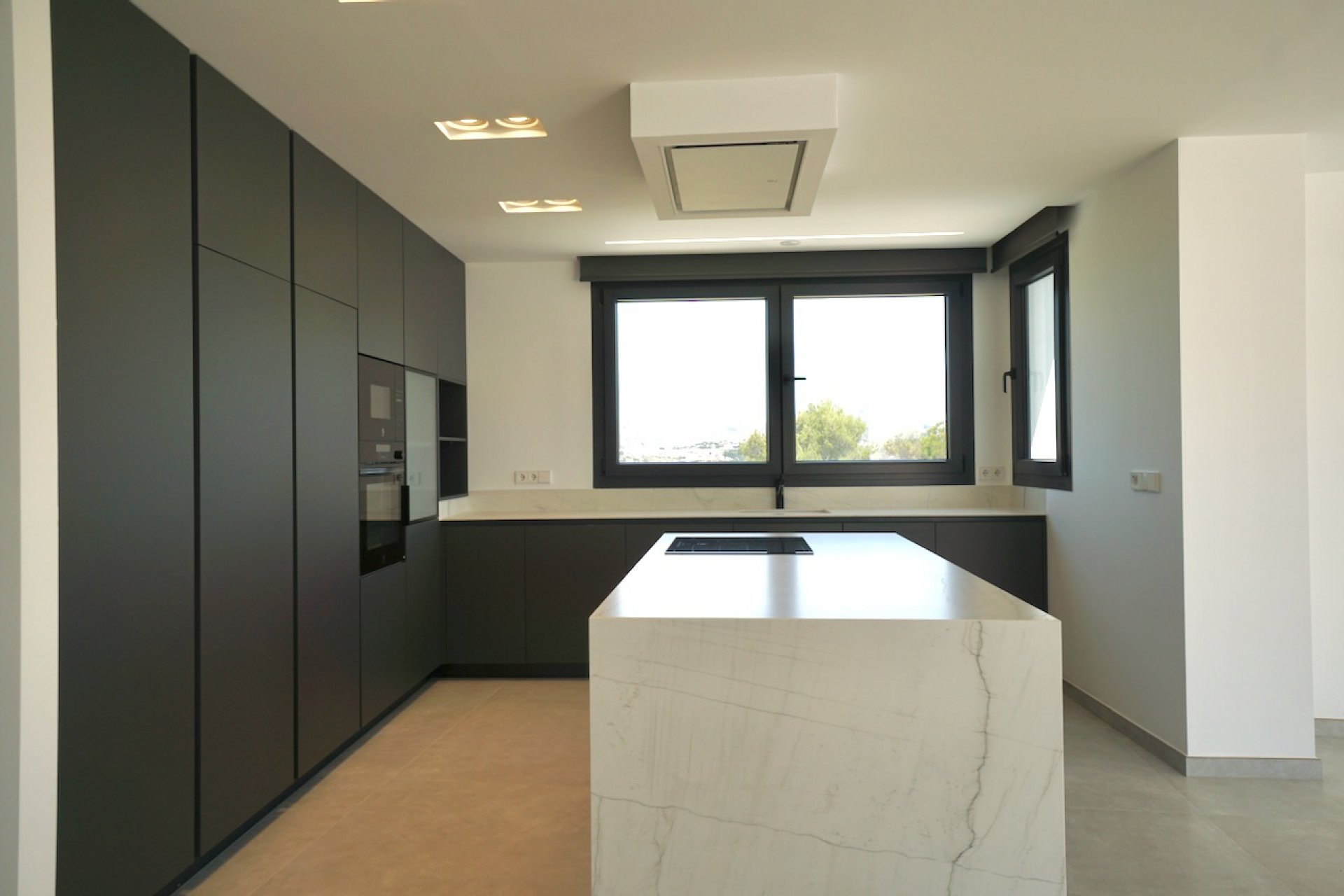 Herverkoop - Villa -
Moraira - Benimeit