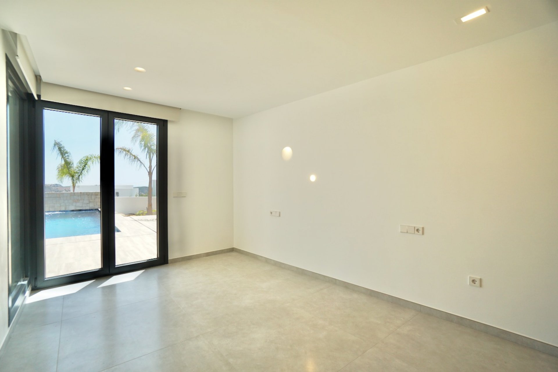 Herverkoop - Villa -
Moraira - Benimeit