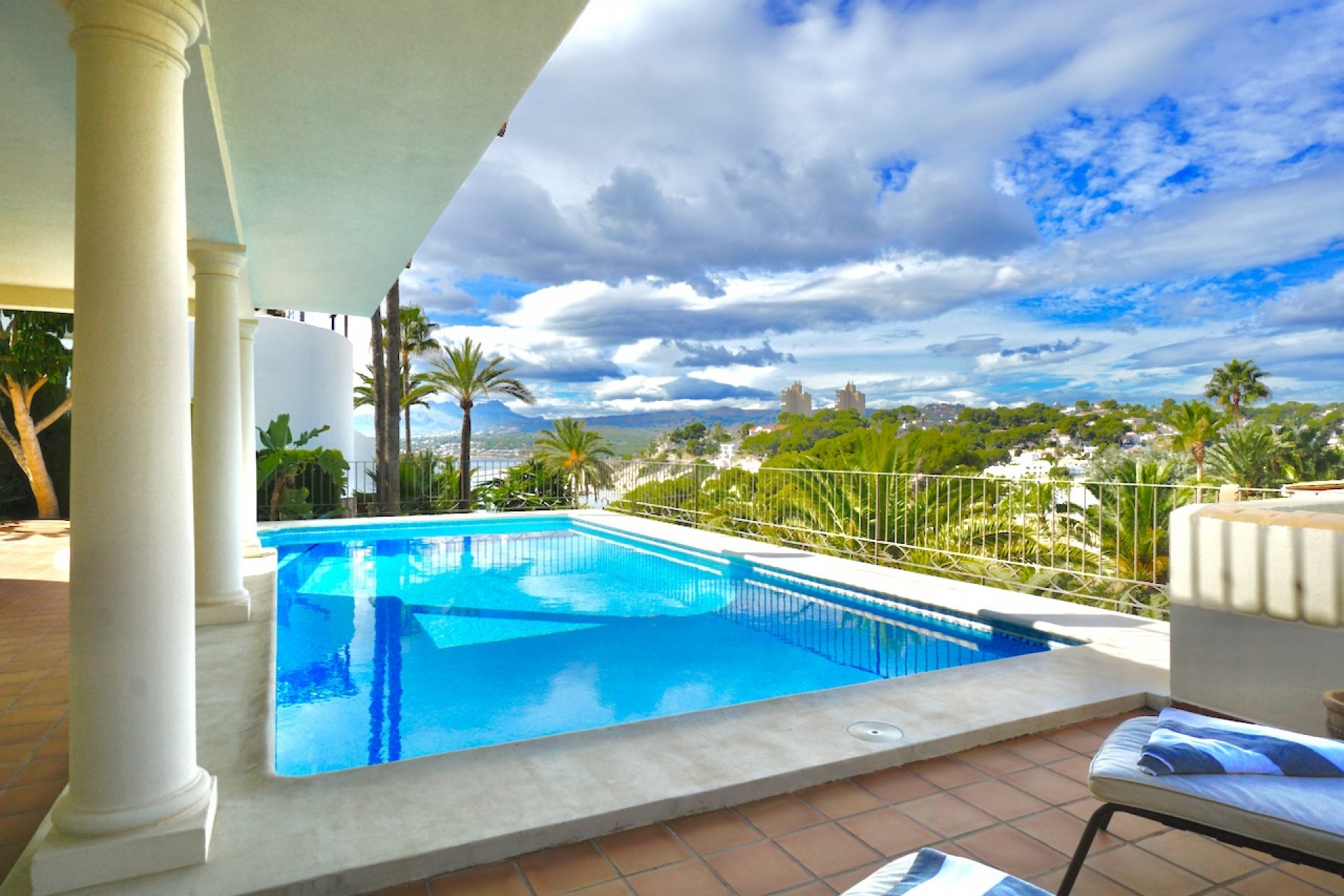 Herverkoop - Villa -
Moraira - El Portet