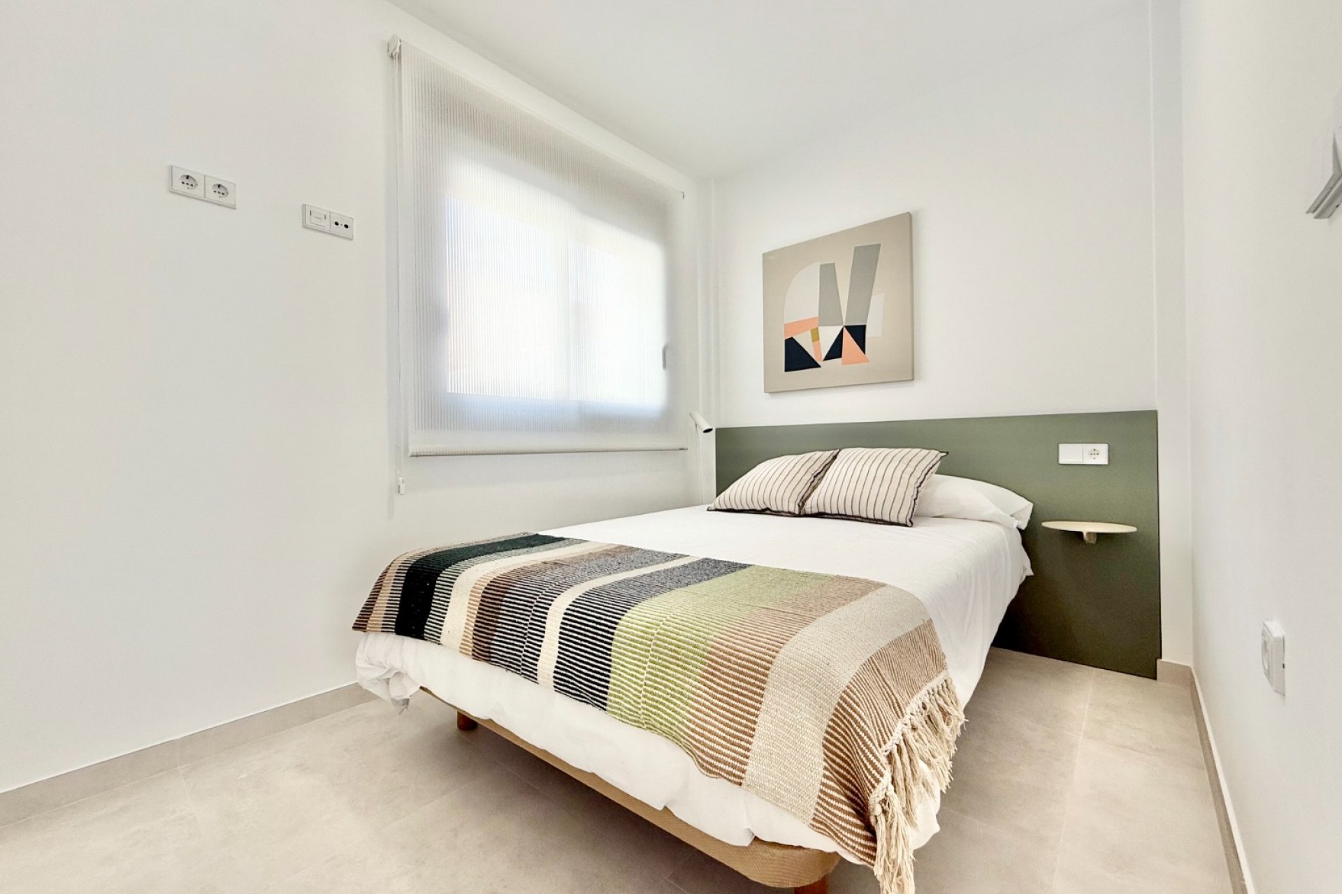 New Build - Apartment / flat -
Cox