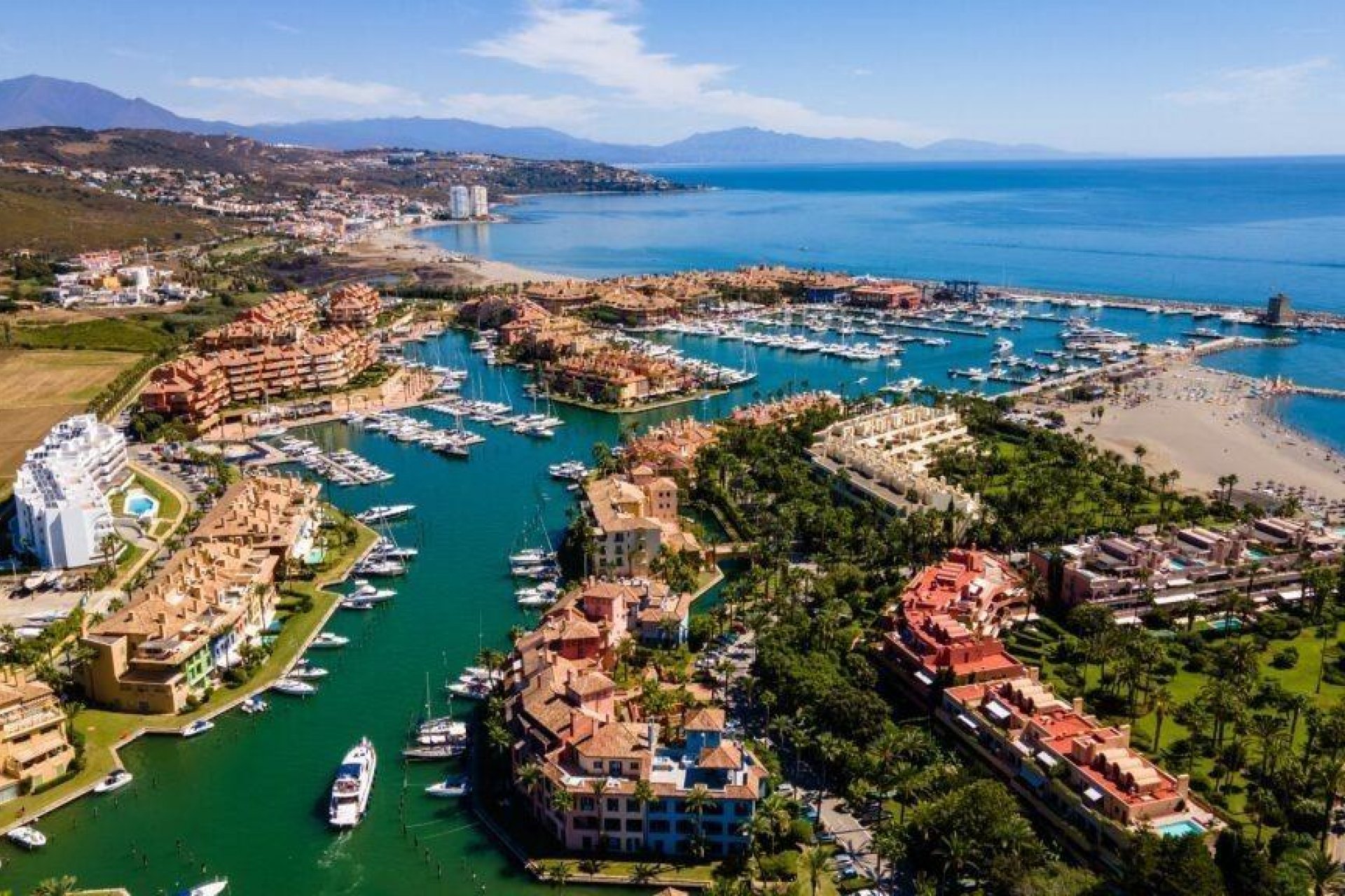 New Build - Apartment / flat -
La Linea De La Concepcion - Alcaidesa