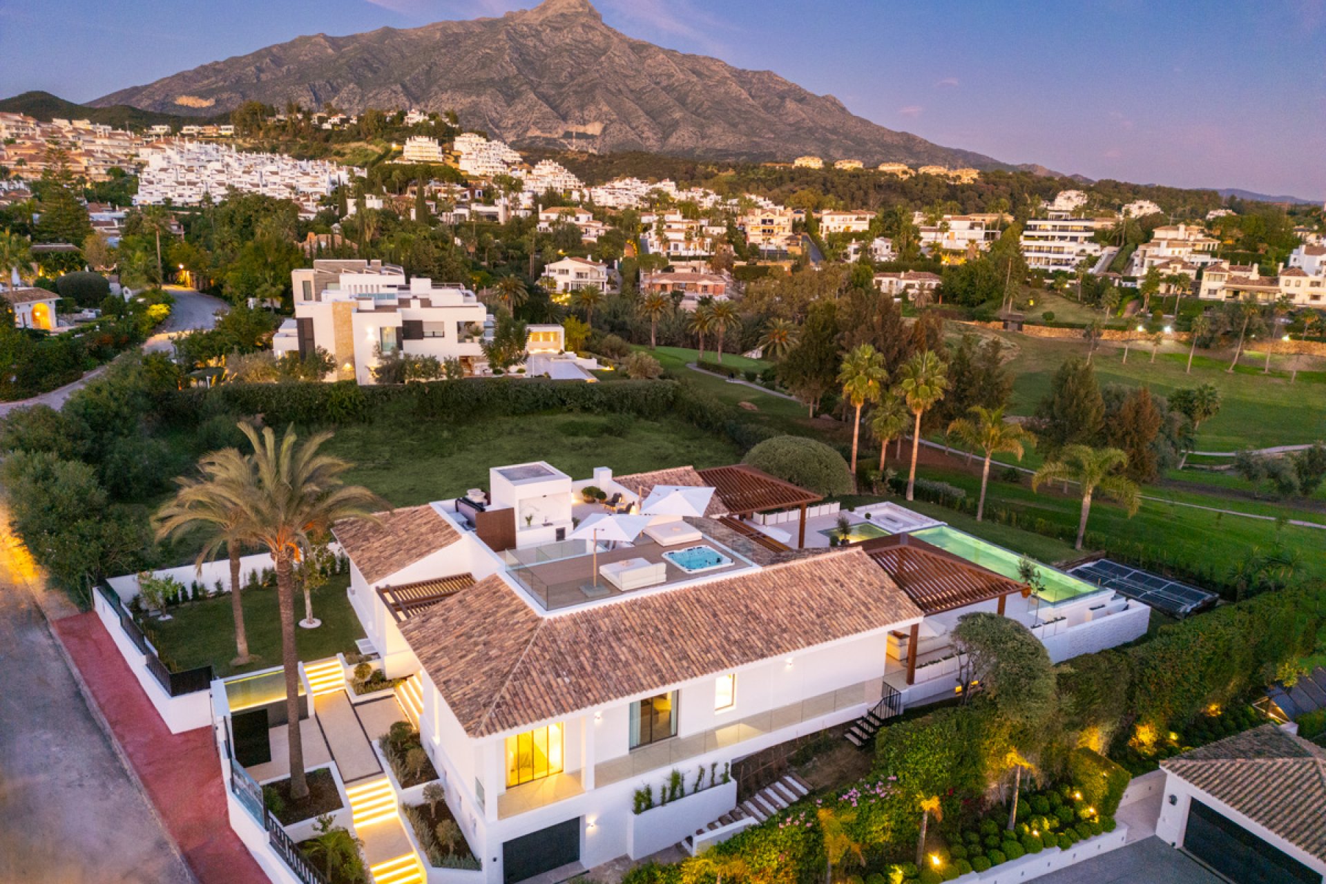 Nieuwbouw  - Villa -
Marbella