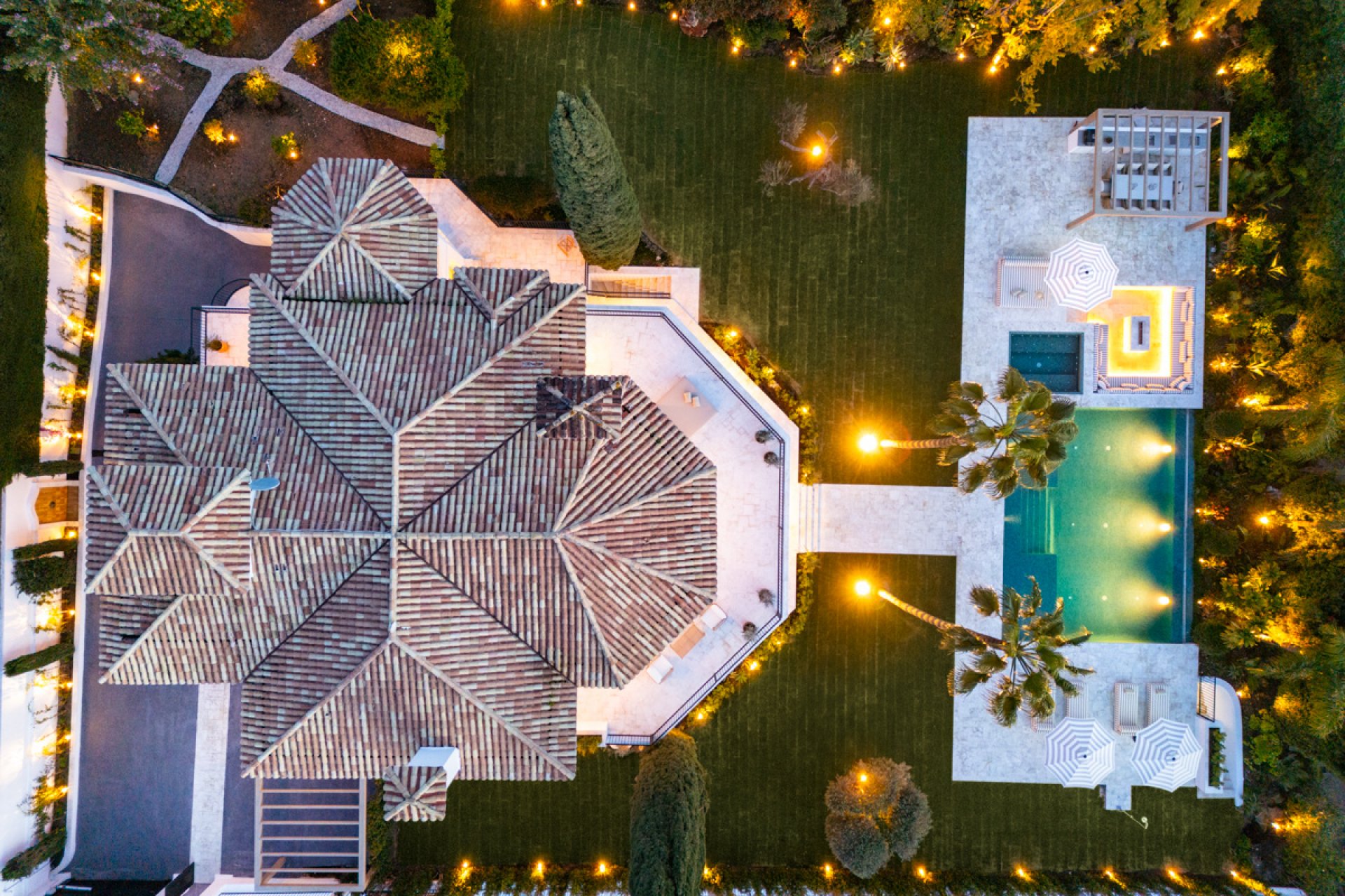 Nieuwbouw  - Villa -
Marbella