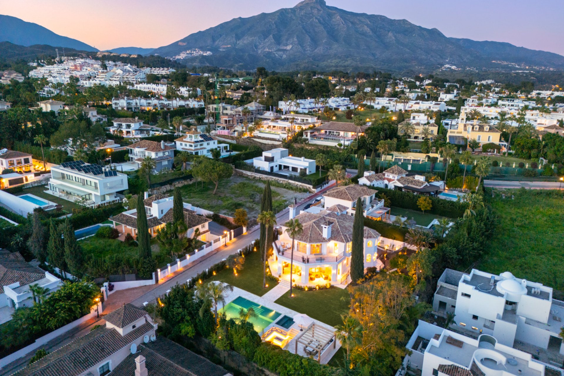 Nieuwbouw  - Villa -
Marbella