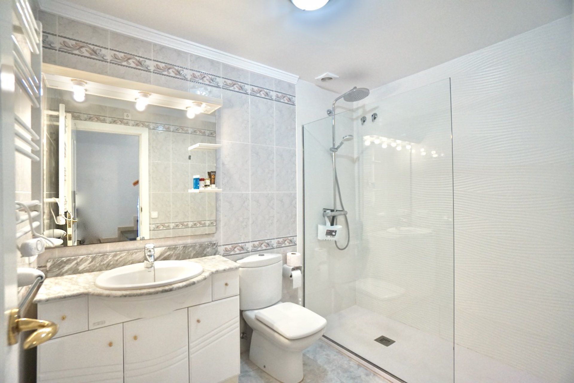 Resale - Apartment / flat -
Moraira - Moraira Centre