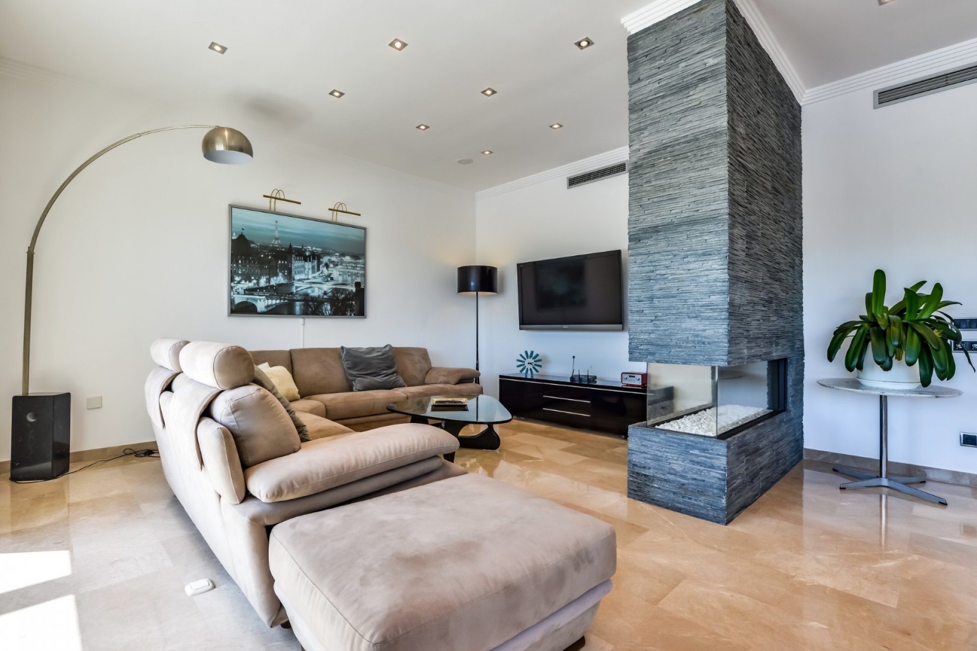 Resale - Villa -
Benissa - La Fustera