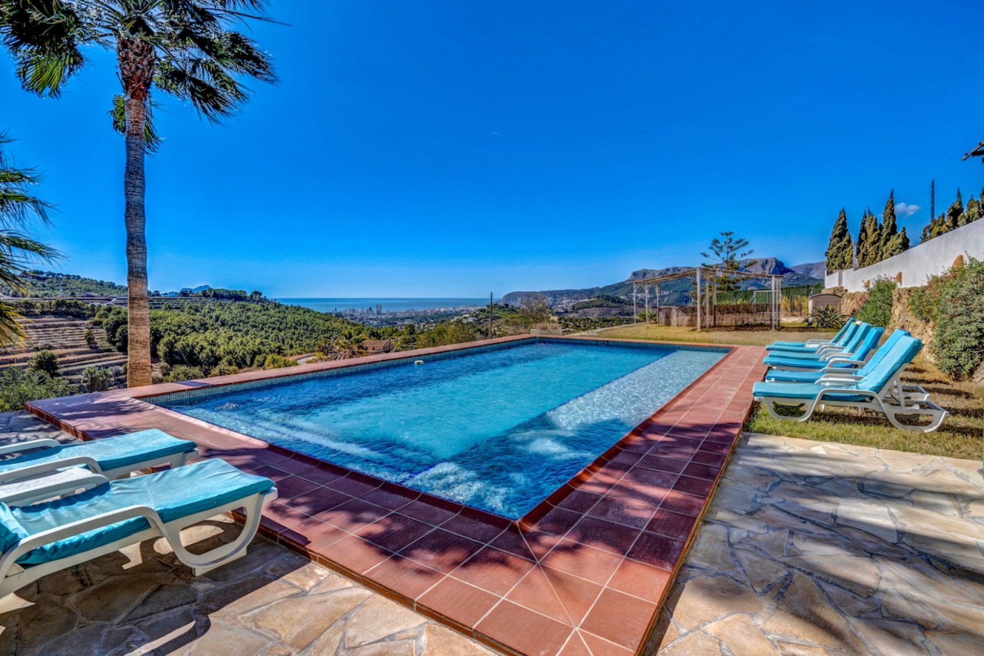 Resale - Villa -
Benissa - Partida Llenes