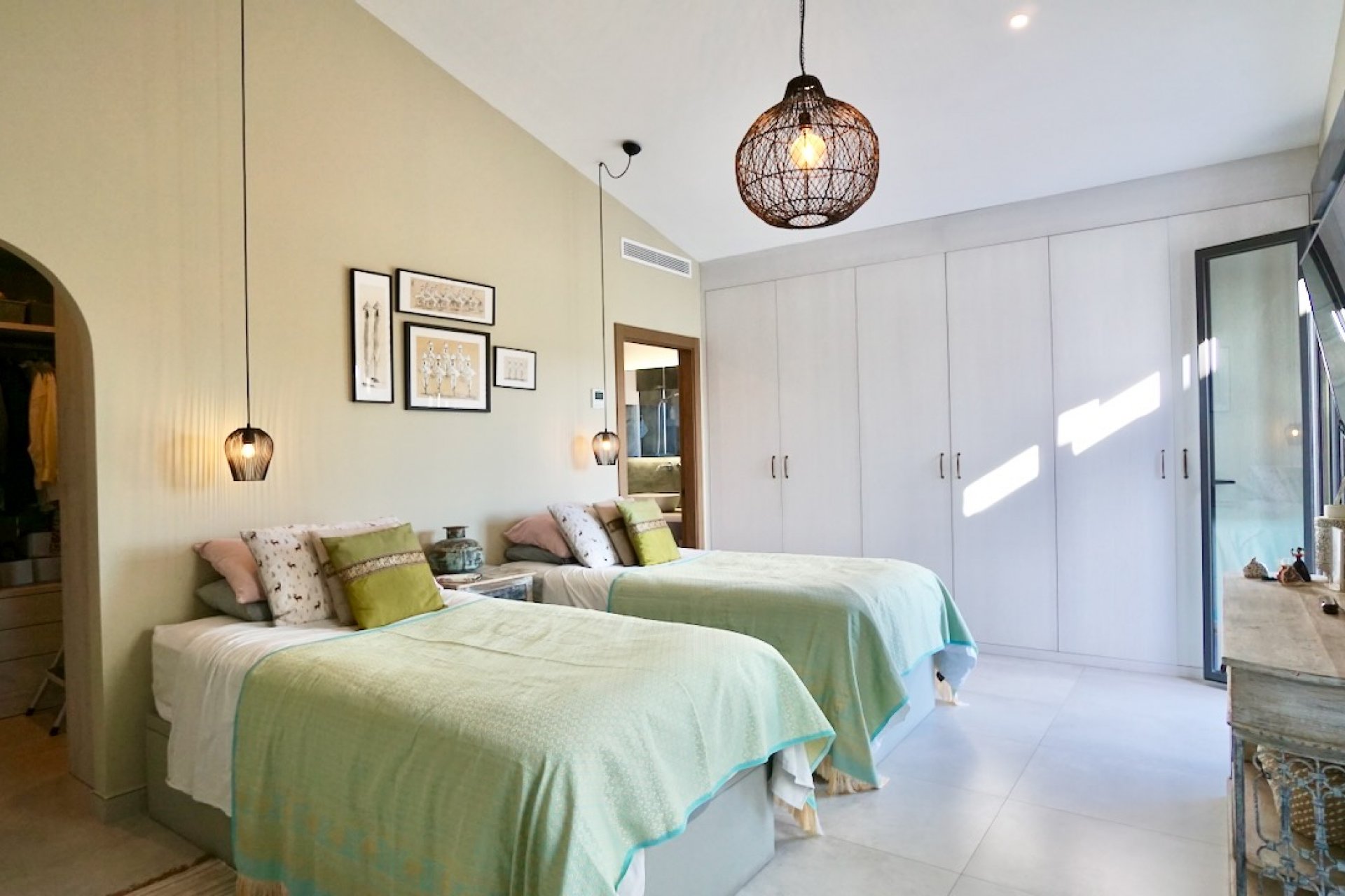 Resale - Villa -
Benissa - Partida Paratella