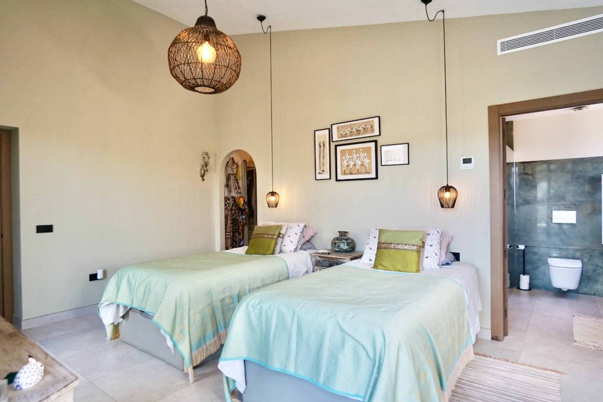 Resale - Villa -
Benissa - Partida Paratella