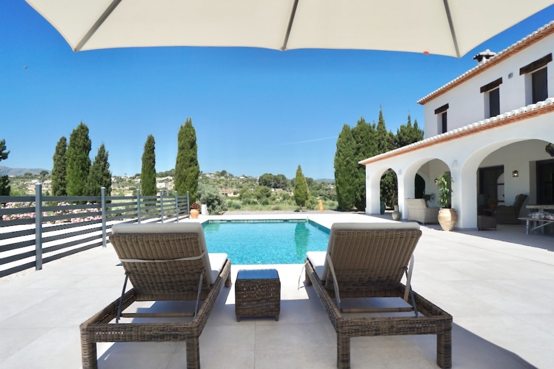 Resale - Villa -
Benissa - Partida Paratella