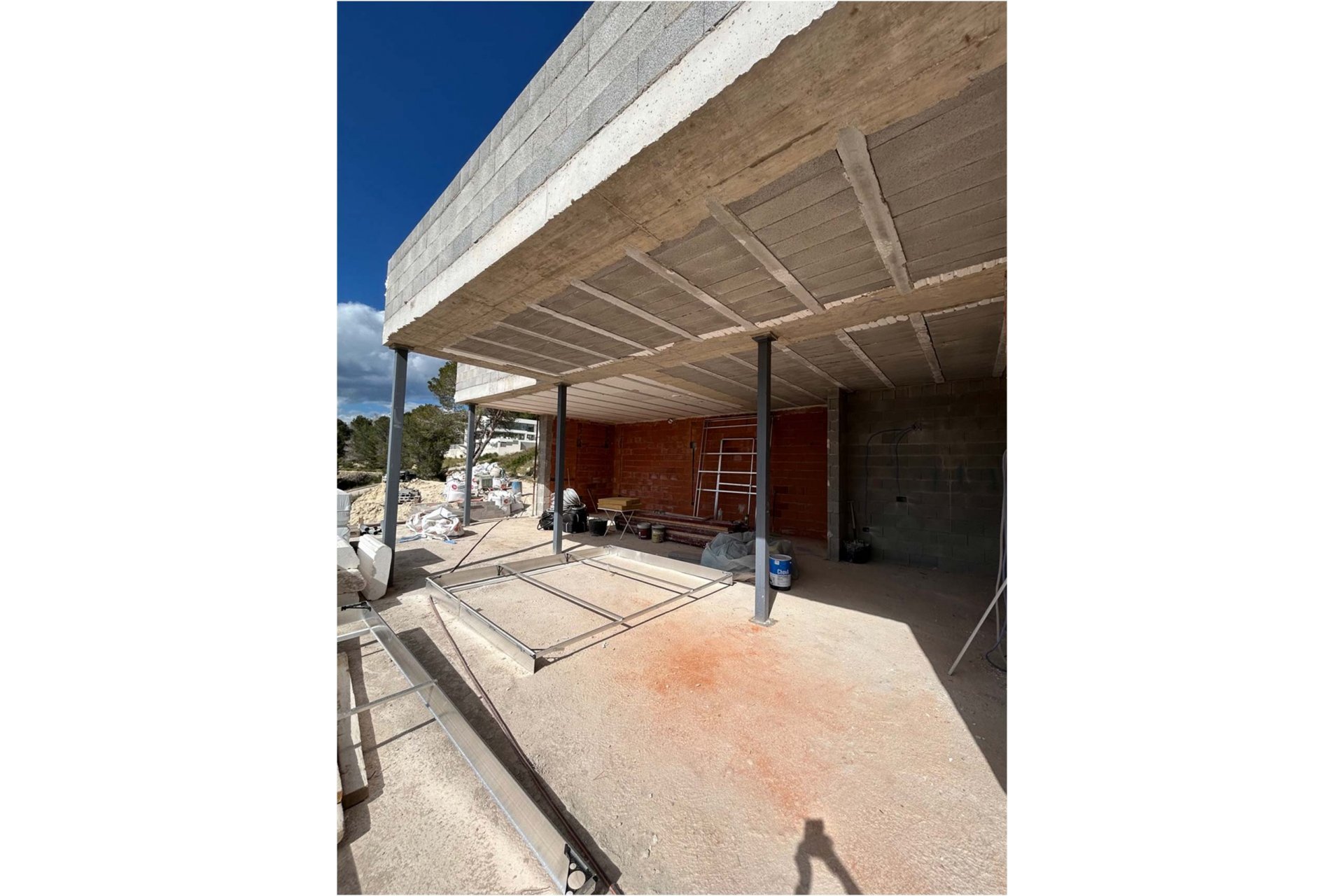 Resale - Villa -
Calpe - Empedrola