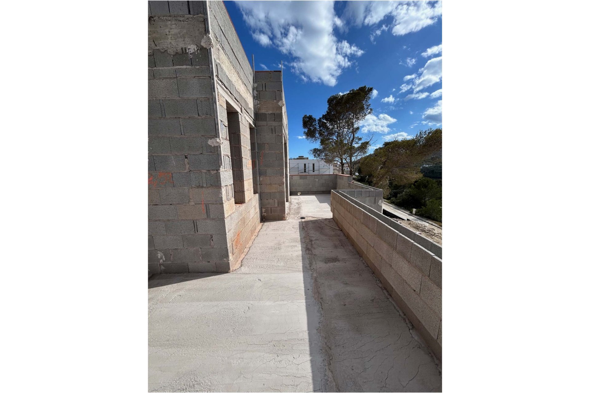 Resale - Villa -
Calpe - Empedrola