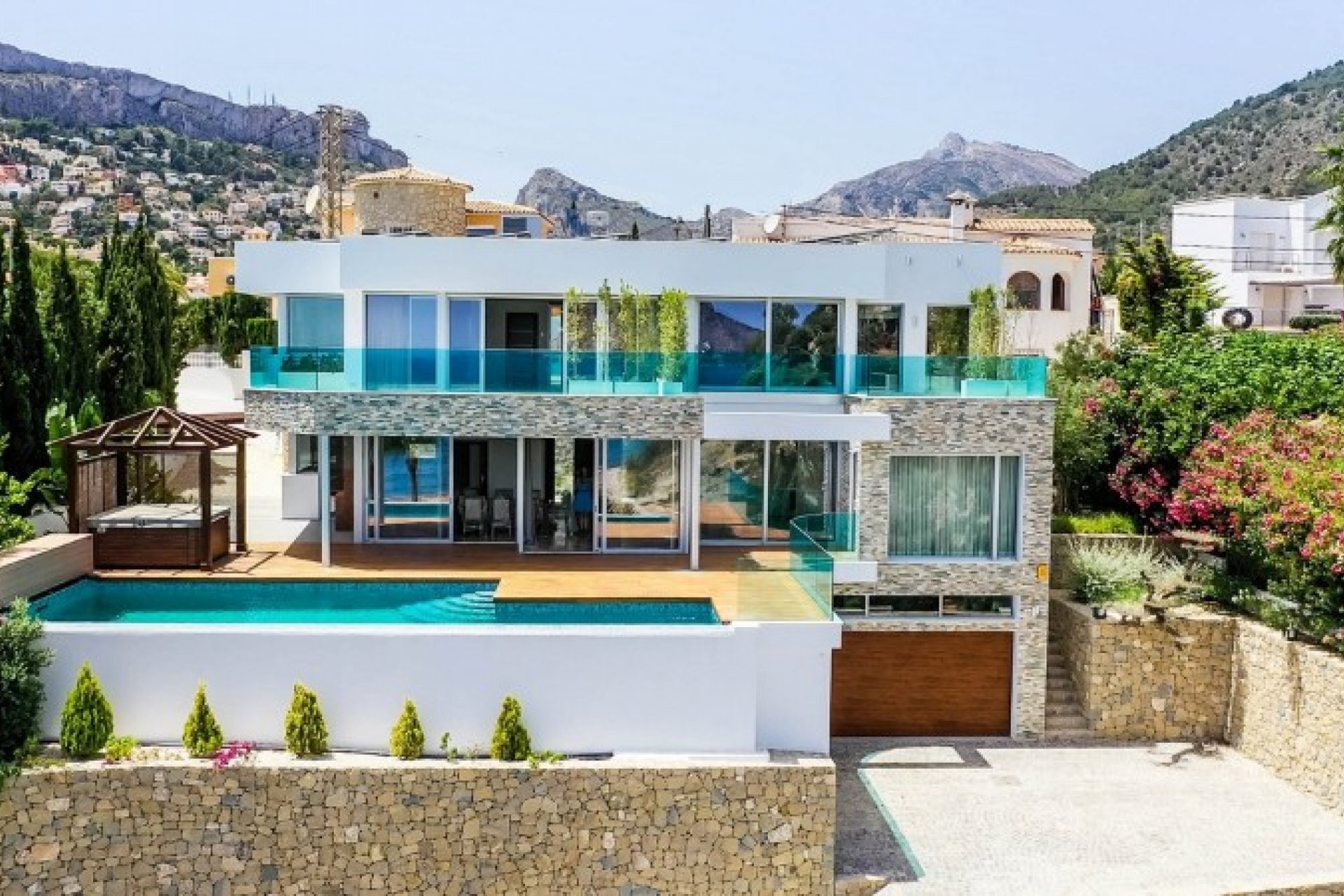 Resale - Villa -
Calpe - La Canuta