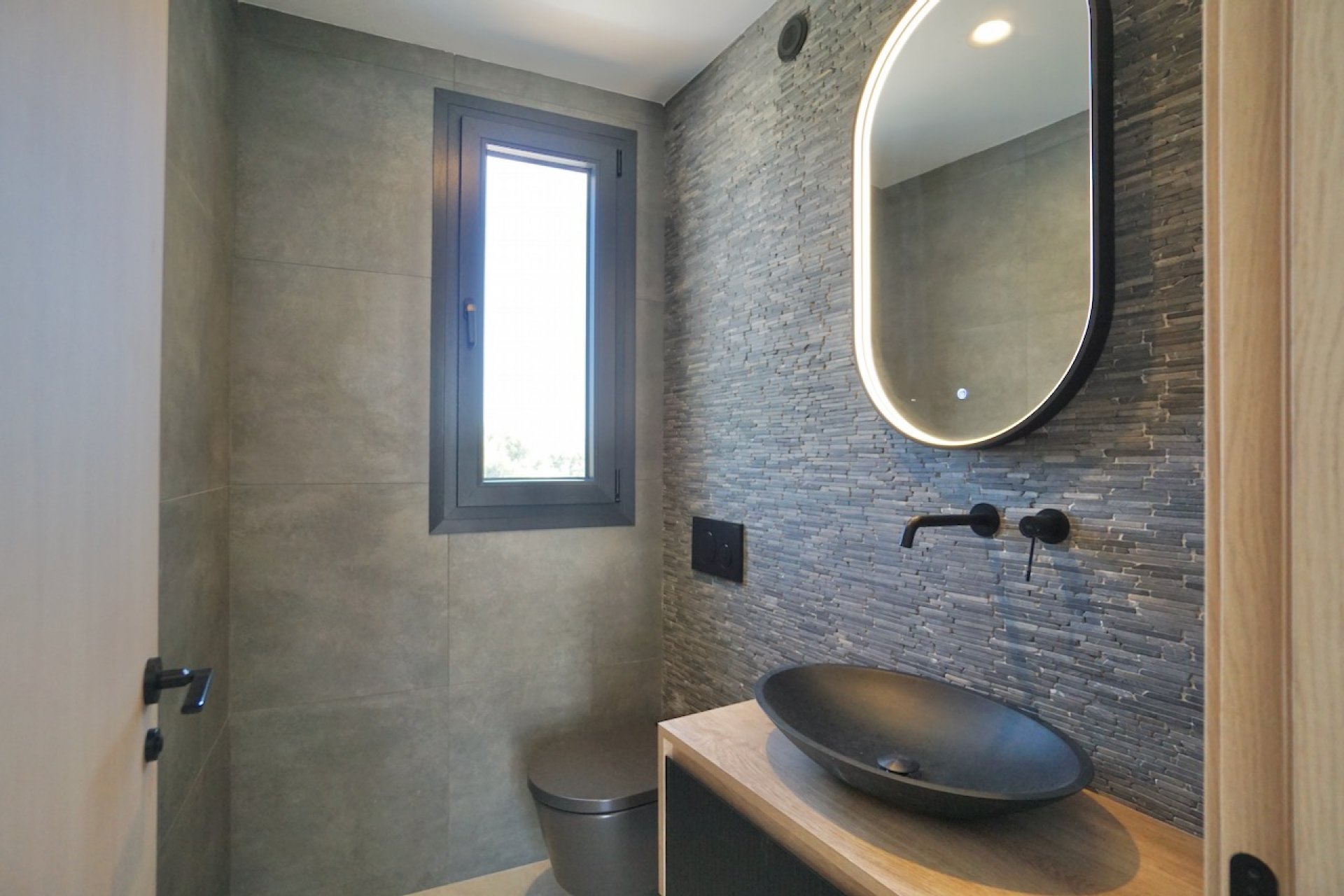 Resale - Villa -
Moraira - Benimeit