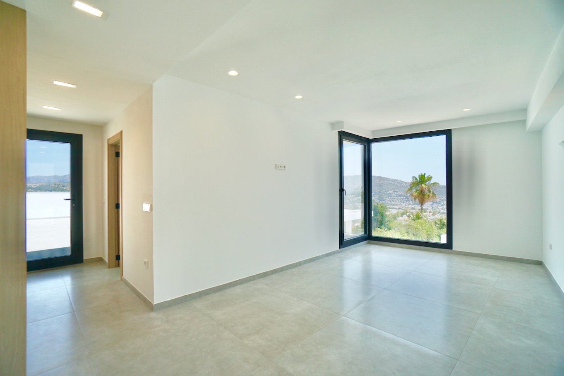 Resale - Villa -
Moraira - Benimeit