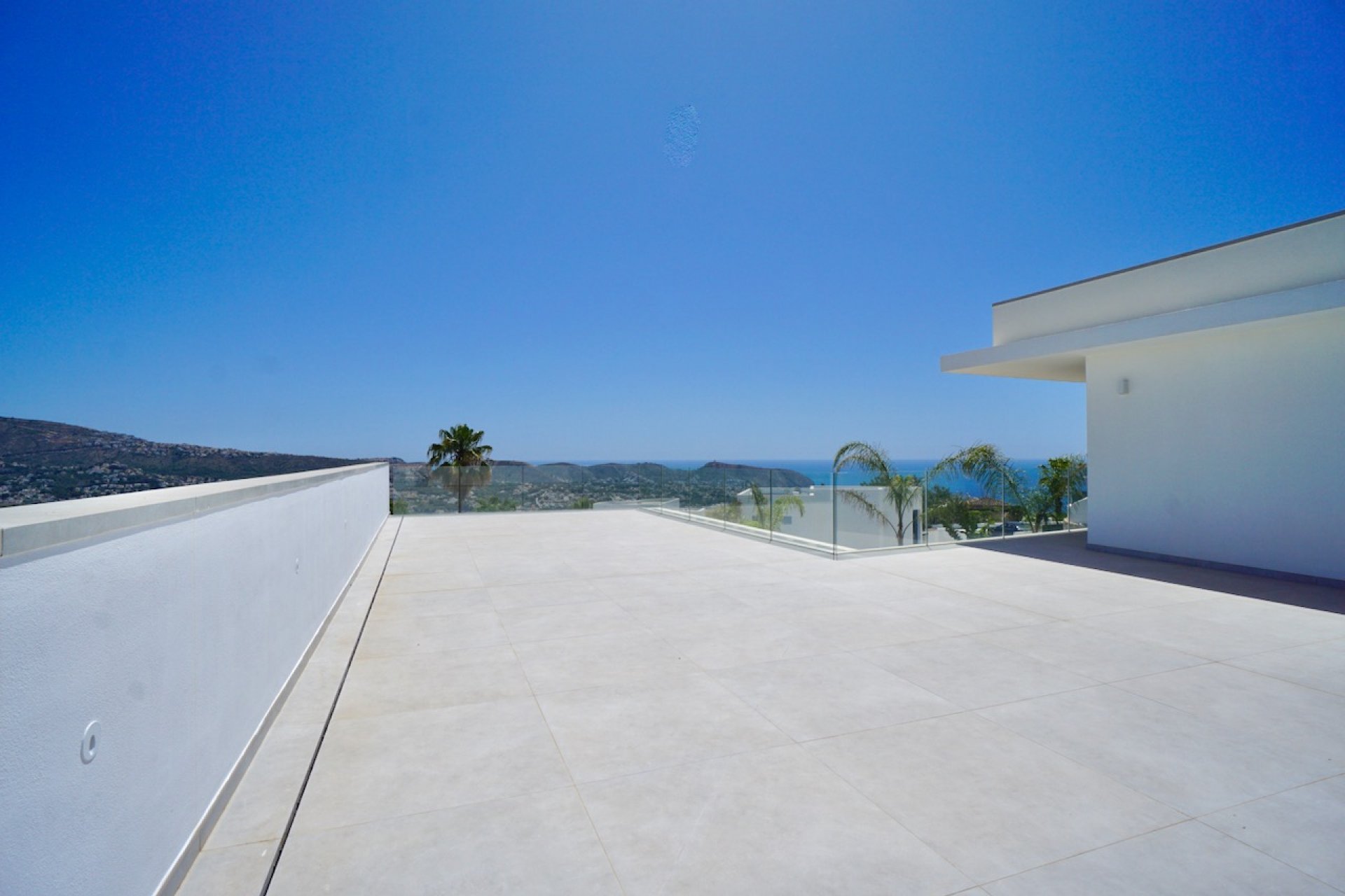 Resale - Villa -
Moraira - Benimeit
