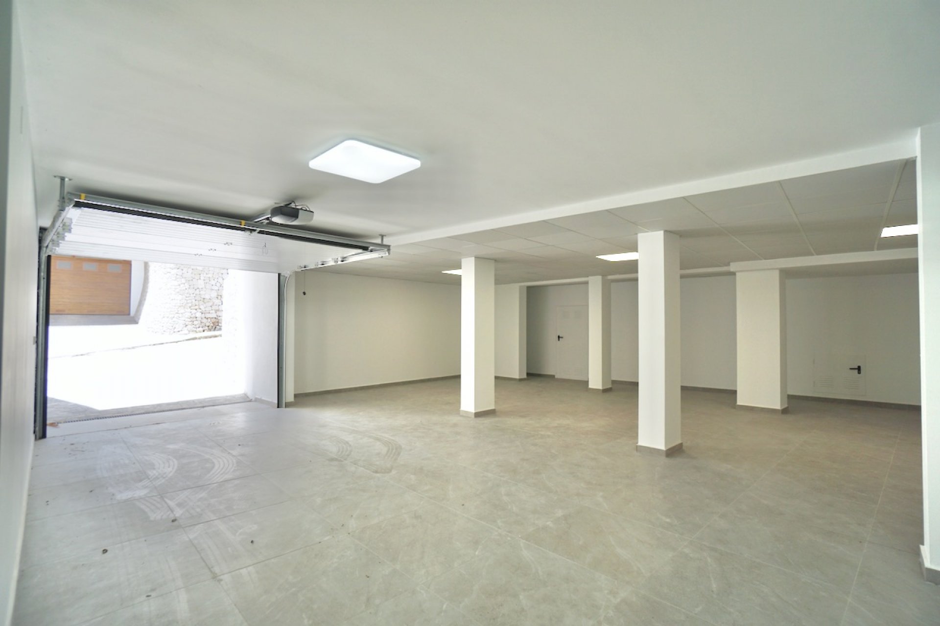 Resale - Villa -
Moraira - Benimeit