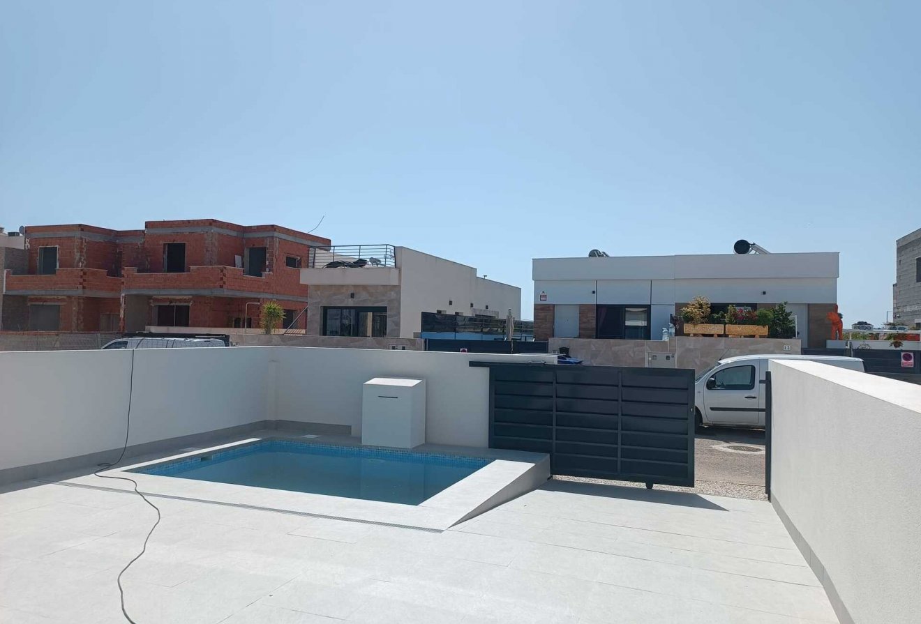 Nieuwbouw - Villa -
Daya Nueva