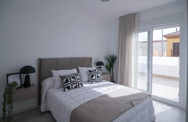 Nieuwbouw  - Geschakelde woning -
Jerónimo y Avileses