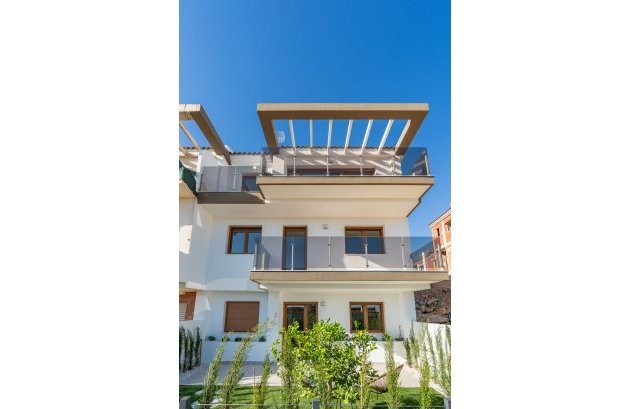 Nieuwbouw  - Geschakelde woning -
La Nucía