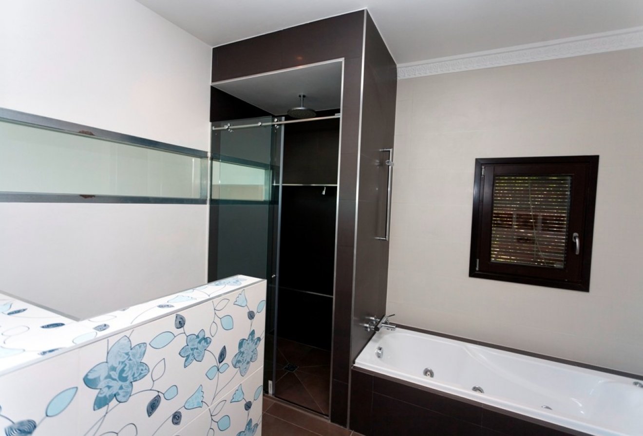 Herverkoop - Villa -
Moraira