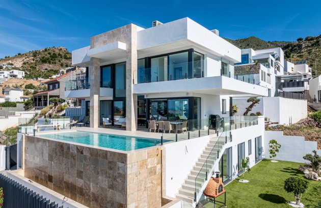 Nieuwbouw - Villa -
Benalmádena