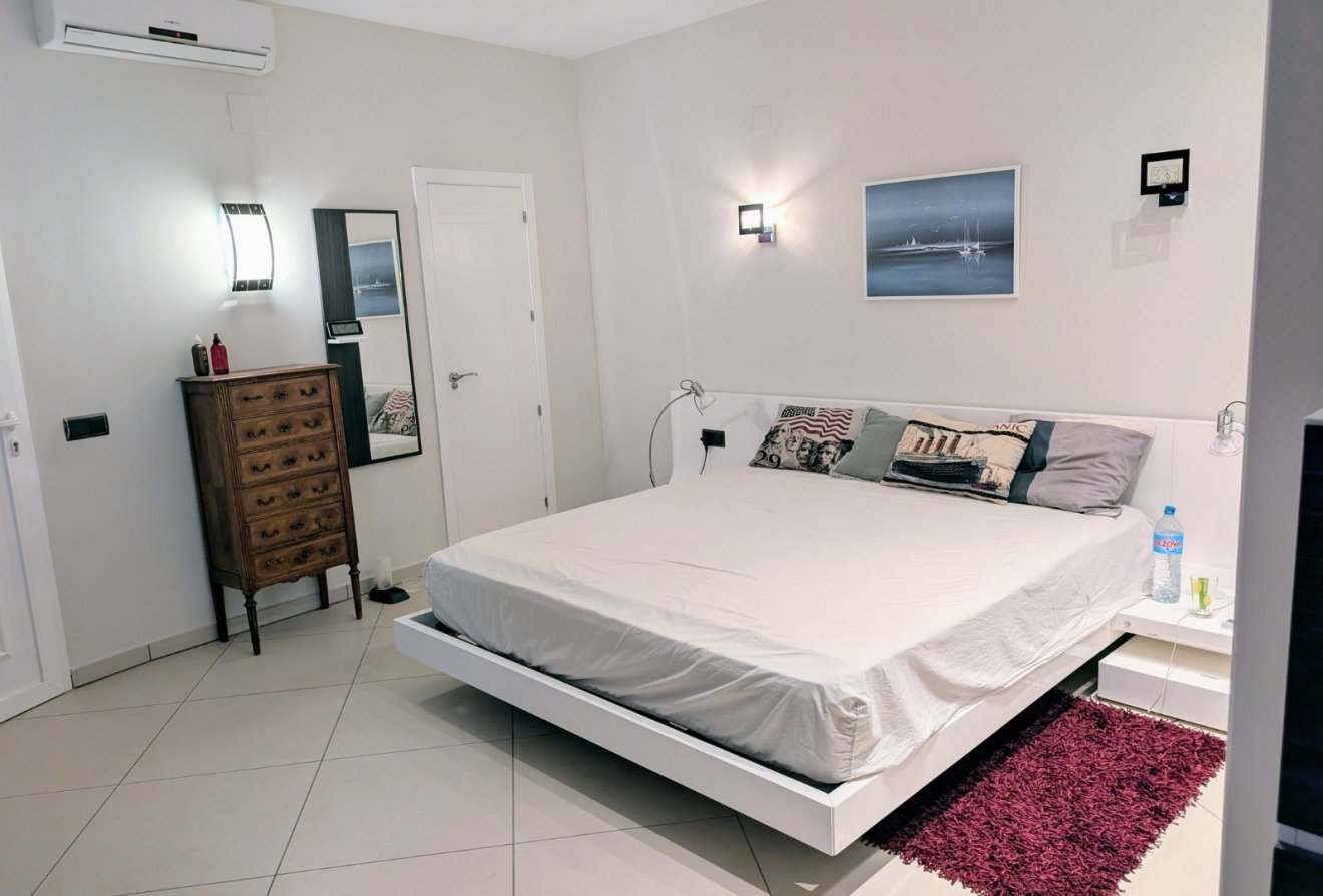 Herverkoop - Villa -
Moraira - El Portet