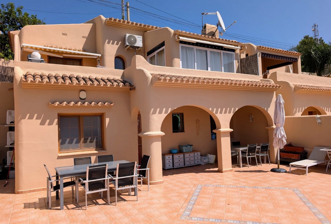 Herverkoop - Geschakelde woning -
Moraira - Benimeit