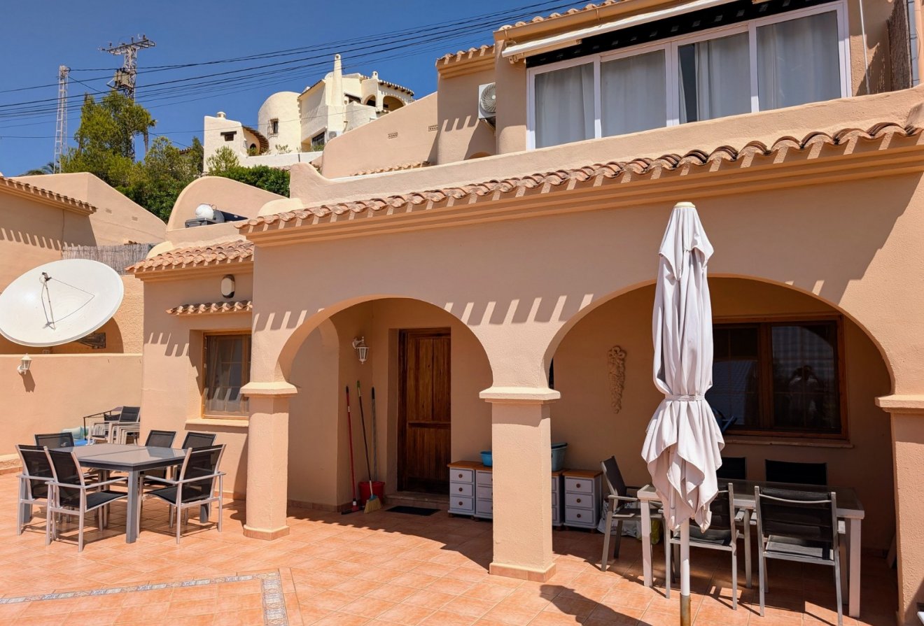 Herverkoop - Geschakelde woning -
Moraira - Benimeit