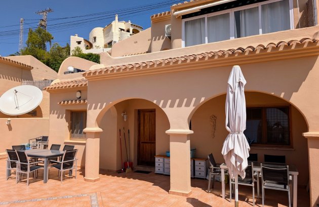 Herverkoop - Geschakelde woning -
Moraira - Benimeit