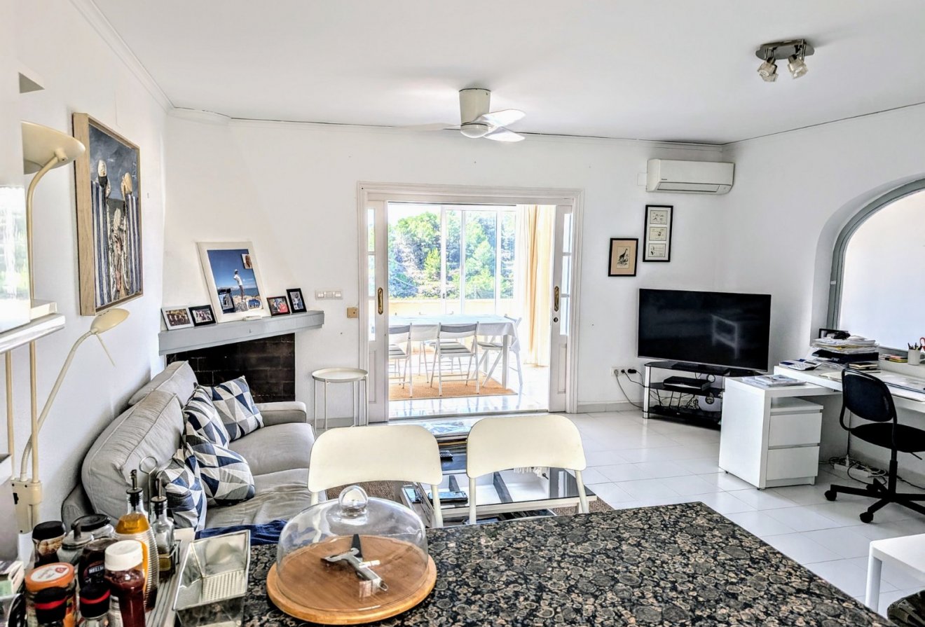 Herverkoop - Geschakelde woning -
Moraira - Benimeit