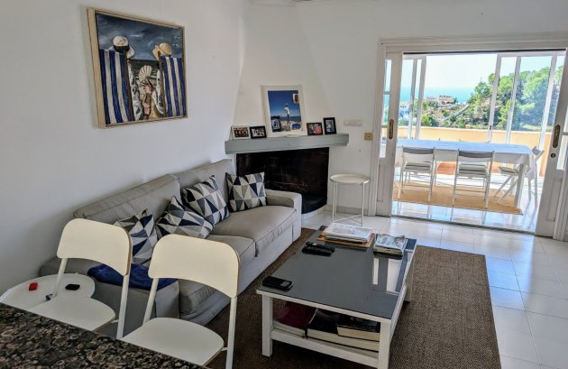 Herverkoop - Geschakelde woning -
Moraira - Benimeit