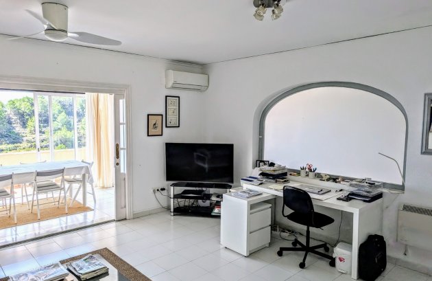 Herverkoop - Geschakelde woning -
Moraira - Benimeit