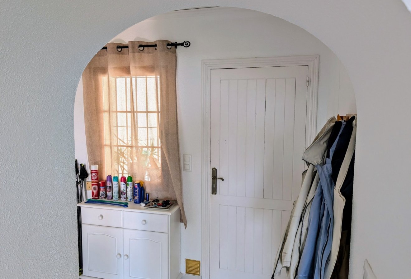 Herverkoop - Geschakelde woning -
Moraira - Benimeit