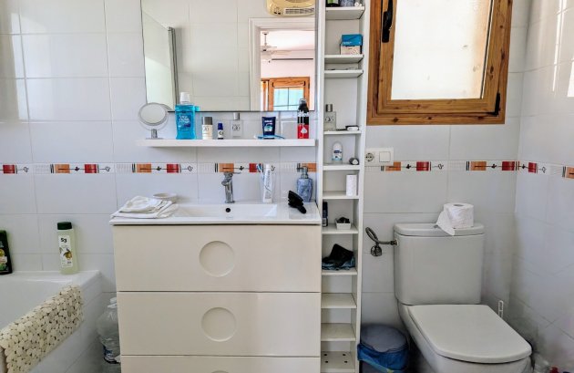 Herverkoop - Geschakelde woning -
Moraira - Benimeit