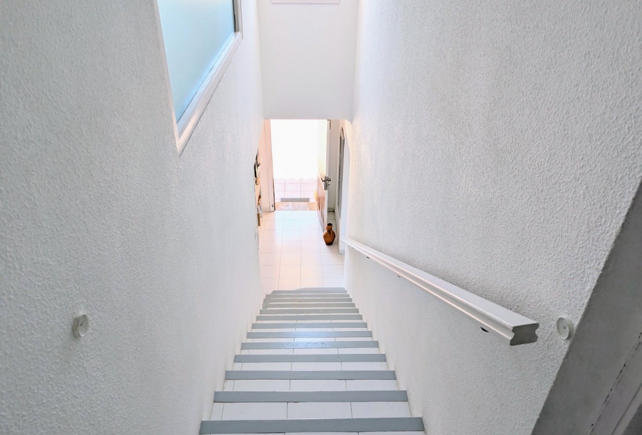 Herverkoop - Geschakelde woning -
Moraira - Benimeit