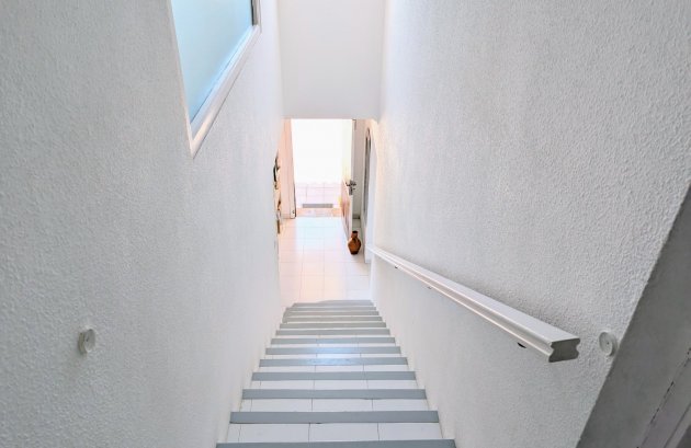 Herverkoop - Geschakelde woning -
Moraira - Benimeit