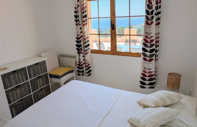 Herverkoop - Geschakelde woning -
Moraira - Benimeit
