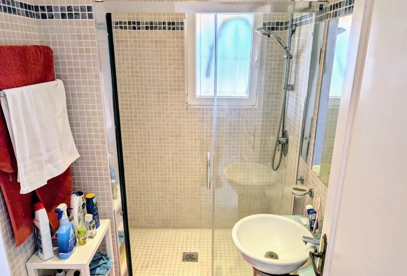 Herverkoop - Geschakelde woning -
Moraira - Benimeit