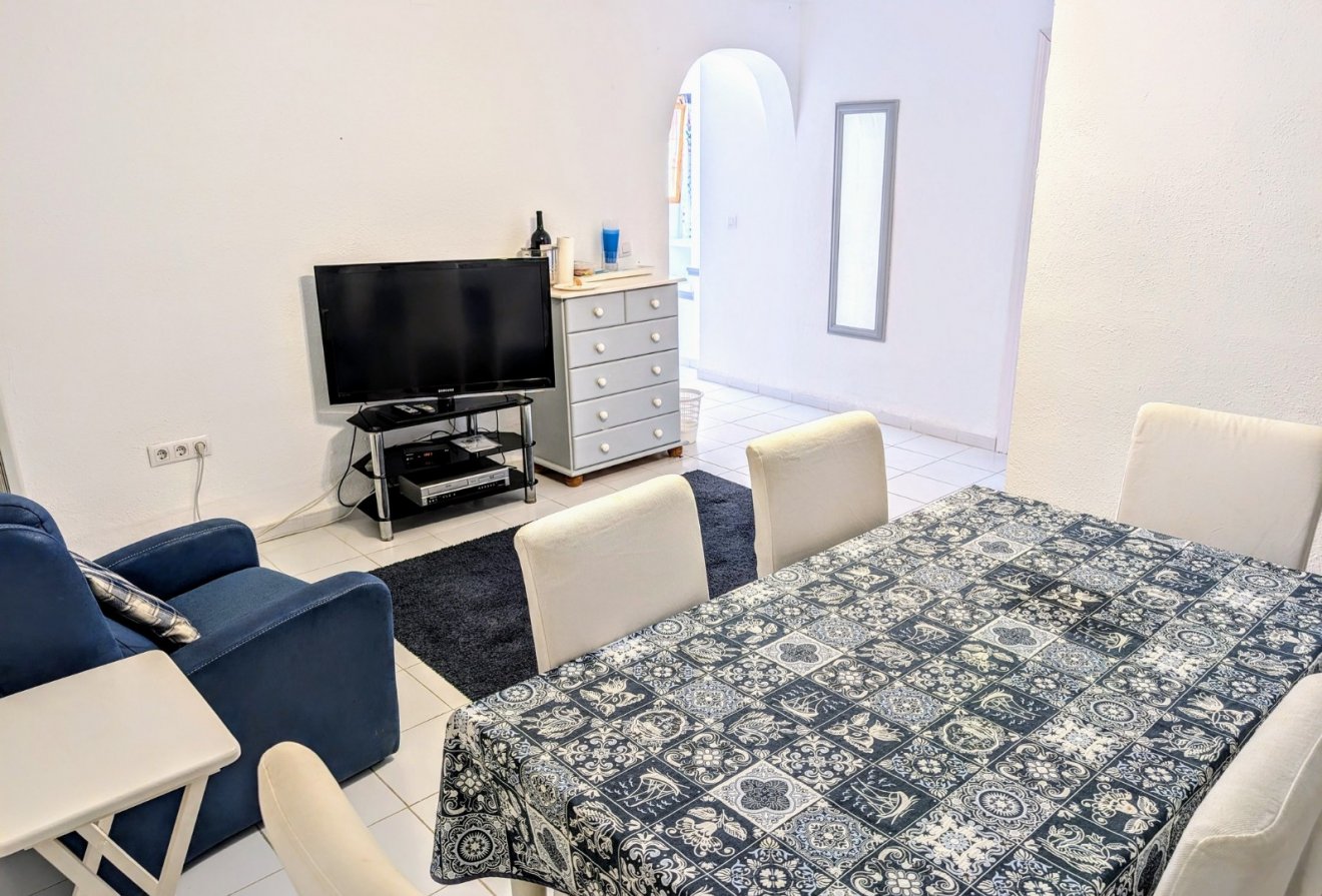 Herverkoop - Geschakelde woning -
Moraira - Benimeit