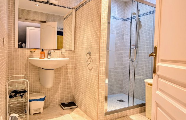 Herverkoop - Geschakelde woning -
Moraira - Benimeit