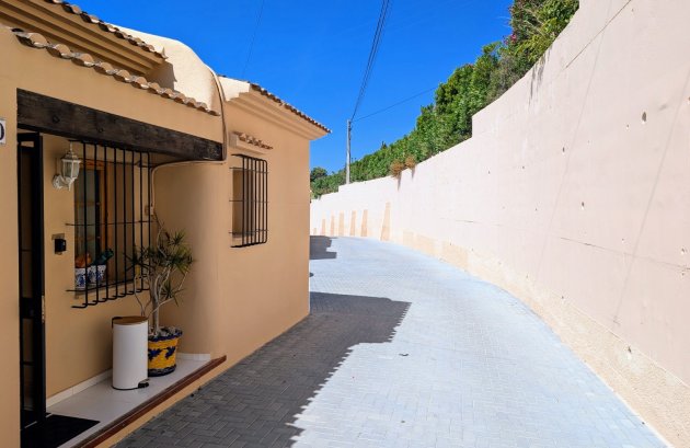 Herverkoop - Geschakelde woning -
Moraira - Benimeit