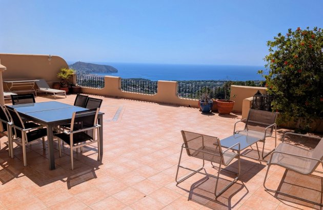 Herverkoop - Geschakelde woning -
Moraira - Benimeit