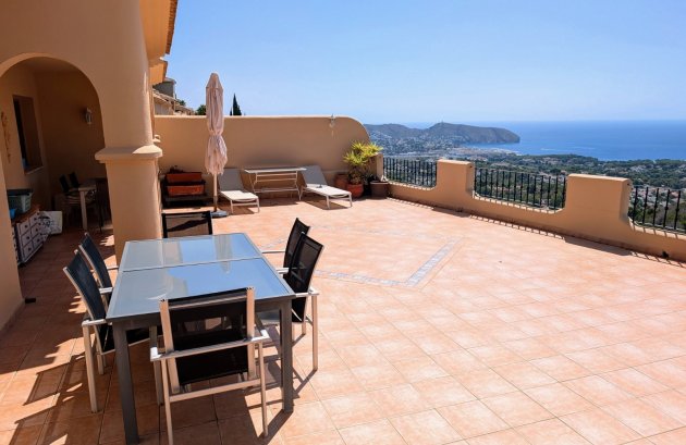 Herverkoop - Geschakelde woning -
Moraira - Benimeit